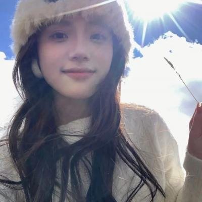 夏日天空的那匹红马